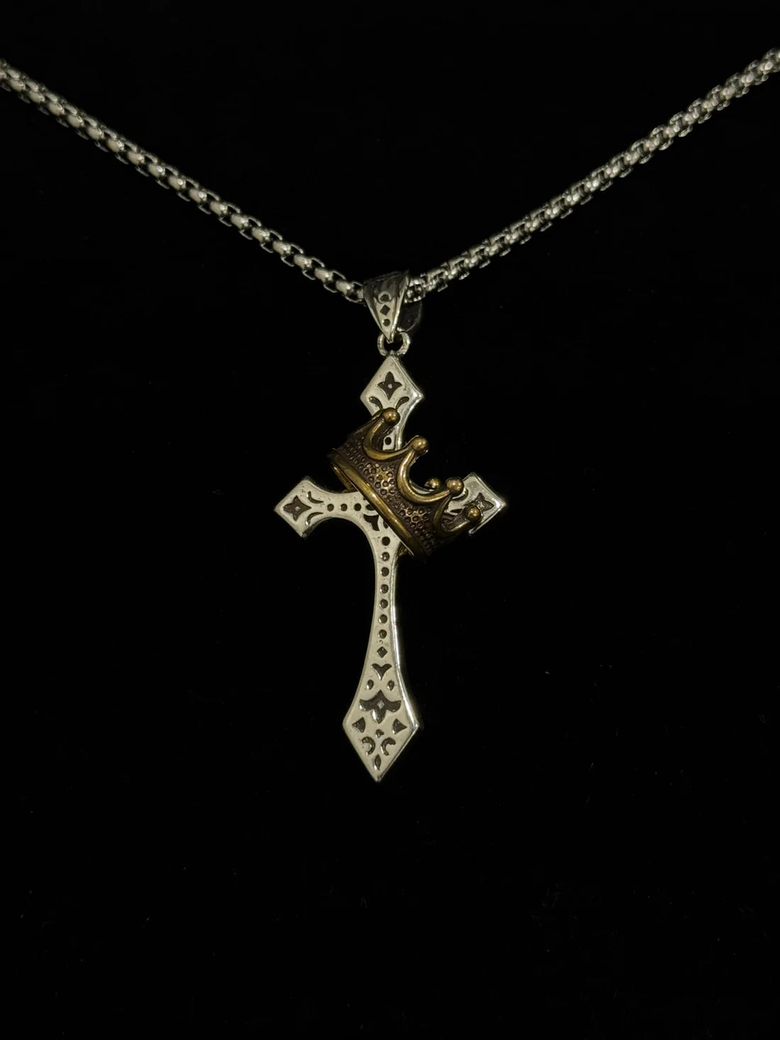 Naszyjnik Korona na Krzyżu