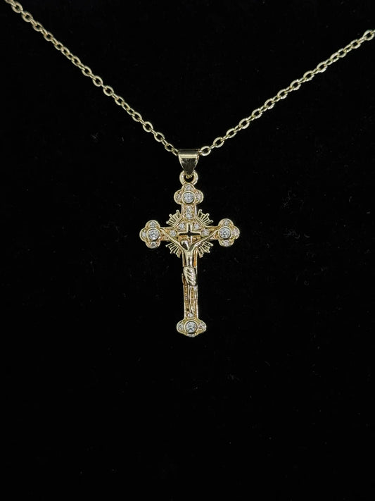 Naszyjnik Krzyż z Jezusem